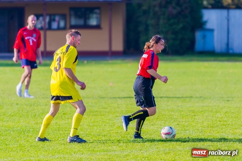 Zdjęcie w galerii na portalu naszraciborz.pl: A mój rodzic piłkę kopie, czyli sportowa rywalizacja w Tworkowie wiadomości z regionu