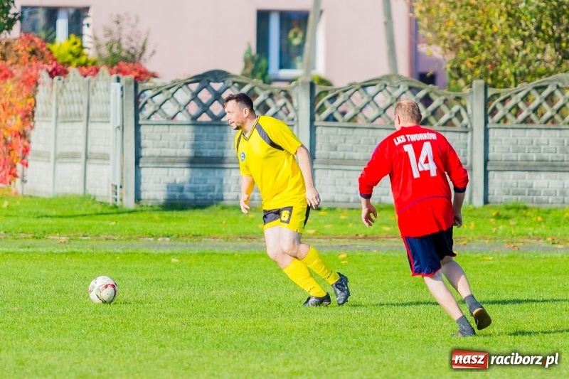 Zdjęcie w galerii na portalu naszraciborz.pl: A mój rodzic piłkę kopie, czyli sportowa rywalizacja w Tworkowie wiadomości z regionu