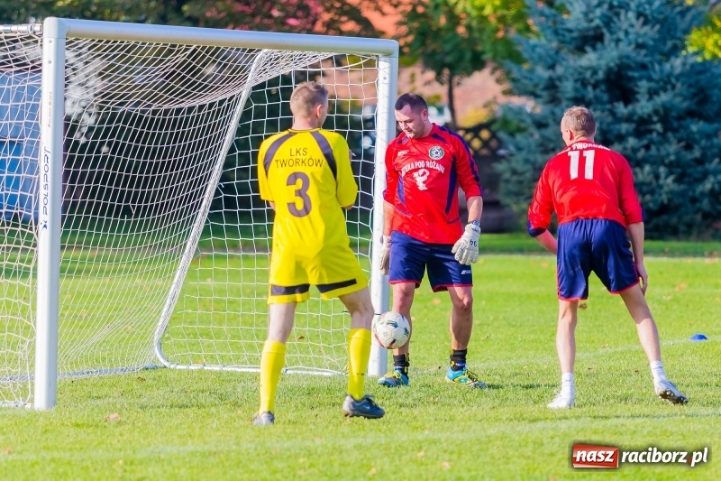 Zdjęcie w galerii na portalu naszraciborz.pl: A mój rodzic piłkę kopie, czyli sportowa rywalizacja w Tworkowie wiadomości z regionu