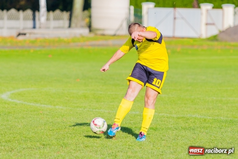 Zdjęcie w galerii na portalu naszraciborz.pl: A mój rodzic piłkę kopie, czyli sportowa rywalizacja w Tworkowie wiadomości z regionu