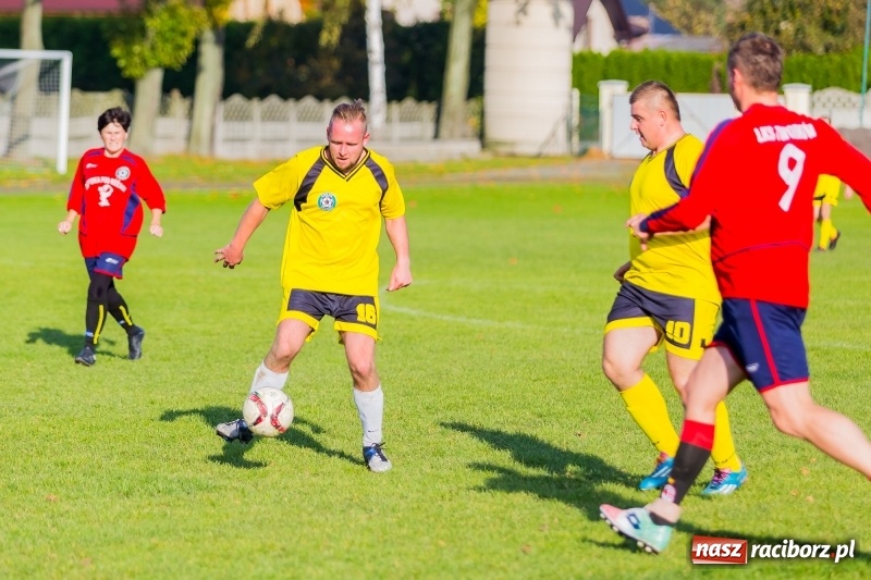 Zdjęcie w galerii na portalu naszraciborz.pl: A mój rodzic piłkę kopie, czyli sportowa rywalizacja w Tworkowie wiadomości z regionu