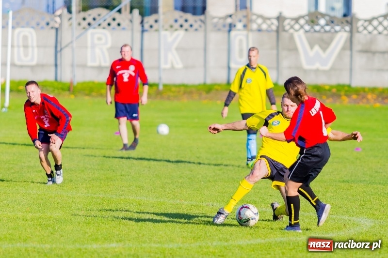 Zdjęcie w galerii na portalu naszraciborz.pl: A mój rodzic piłkę kopie, czyli sportowa rywalizacja w Tworkowie wiadomości z regionu