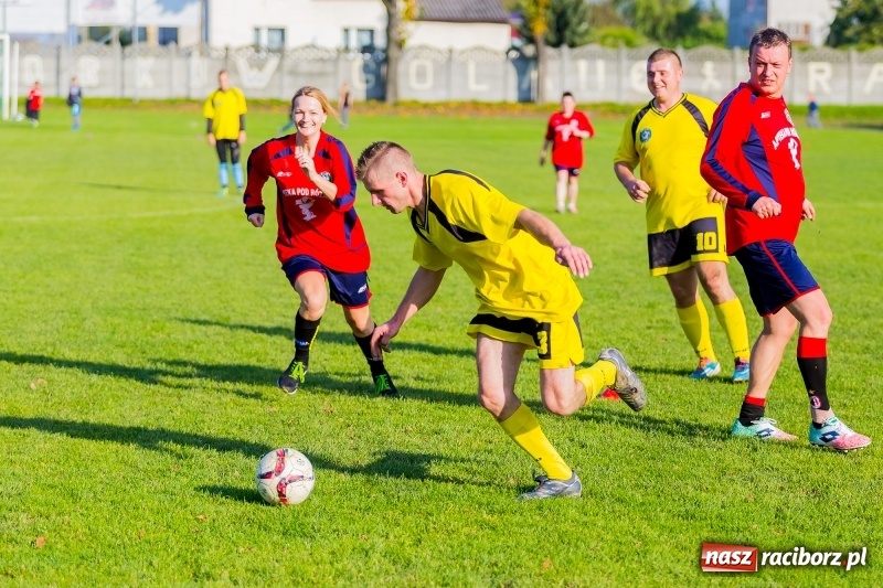 Zdjęcie w galerii na portalu naszraciborz.pl: A mój rodzic piłkę kopie, czyli sportowa rywalizacja w Tworkowie wiadomości z regionu