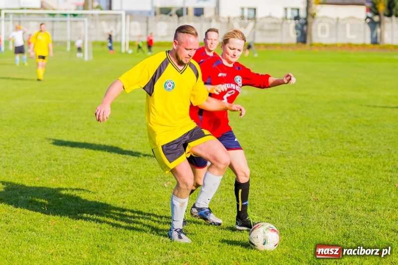 Zdjęcie w galerii na portalu naszraciborz.pl: A mój rodzic piłkę kopie, czyli sportowa rywalizacja w Tworkowie wiadomości z regionu