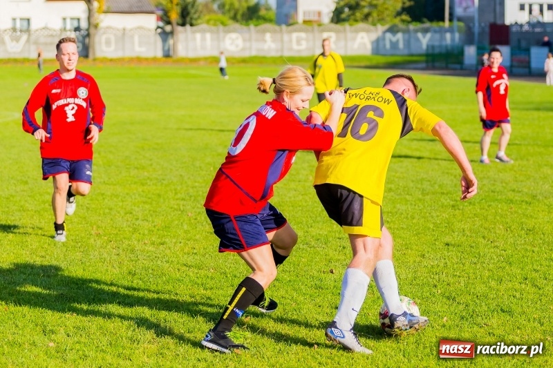 Zdjęcie w galerii na portalu naszraciborz.pl: A mój rodzic piłkę kopie, czyli sportowa rywalizacja w Tworkowie wiadomości z regionu