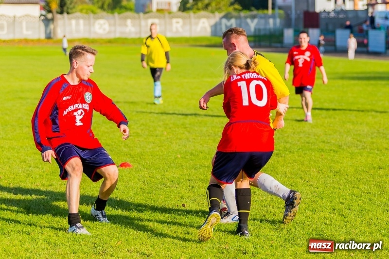 Zdjęcie w galerii na portalu naszraciborz.pl: A mój rodzic piłkę kopie, czyli sportowa rywalizacja w Tworkowie wiadomości z regionu