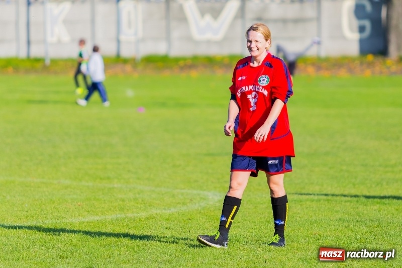 Zdjęcie w galerii na portalu naszraciborz.pl: A mój rodzic piłkę kopie, czyli sportowa rywalizacja w Tworkowie wiadomości z regionu