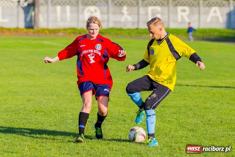 Zdjęcie w galerii na portalu naszraciborz.pl: A mój rodzic piłkę kopie, czyli sportowa rywalizacja w Tworkowie wiadomości z regionu
