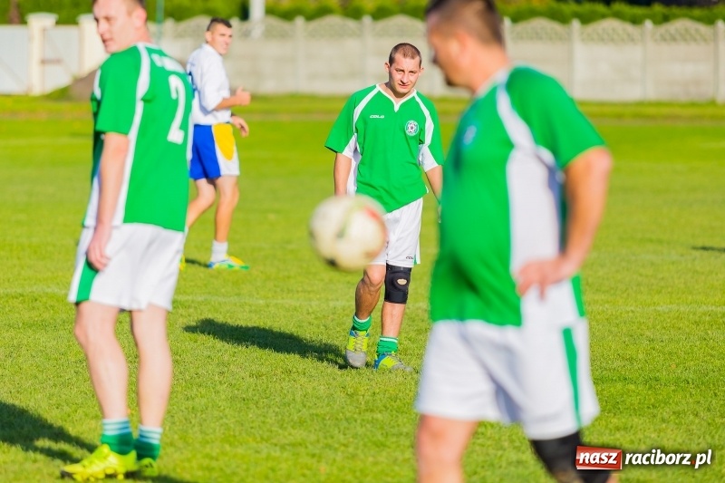 Zdjęcie w galerii na portalu naszraciborz.pl: A mój rodzic piłkę kopie, czyli sportowa rywalizacja w Tworkowie wiadomości z regionu