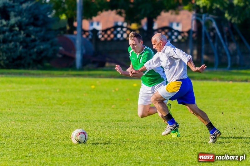 Zdjęcie w galerii na portalu naszraciborz.pl: A mój rodzic piłkę kopie, czyli sportowa rywalizacja w Tworkowie wiadomości z regionu