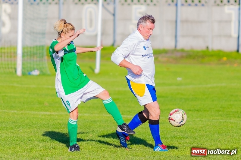 Zdjęcie w galerii na portalu naszraciborz.pl: A mój rodzic piłkę kopie, czyli sportowa rywalizacja w Tworkowie wiadomości z regionu