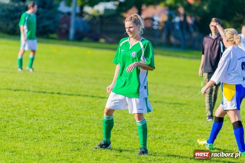 Zdjęcie w galerii na portalu naszraciborz.pl: A mój rodzic piłkę kopie, czyli sportowa rywalizacja w Tworkowie wiadomości z regionu