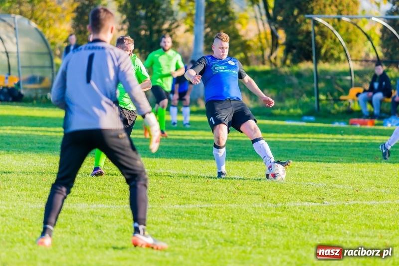 Zdjęcie w galerii na portalu naszraciborz.pl: Wysoka przegrana Zabełkowa, zespół blisko dna tabeli raciborskiej B klasy  wiadomości z regionu