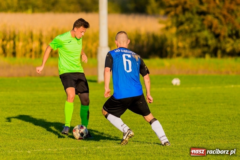 Zdjęcie w galerii na portalu naszraciborz.pl: Wysoka przegrana Zabełkowa, zespół blisko dna tabeli raciborskiej B klasy  wiadomości z regionu