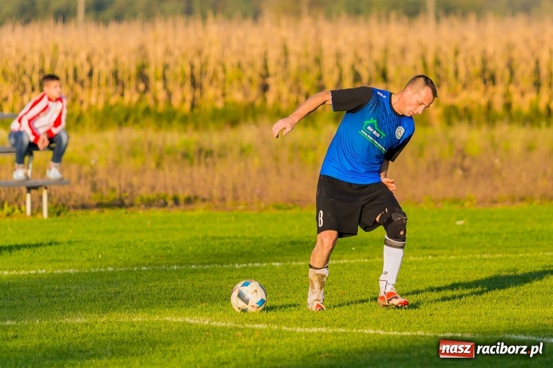 Zdjęcie w galerii na portalu naszraciborz.pl: Wysoka przegrana Zabełkowa, zespół blisko dna tabeli raciborskiej B klasy  wiadomości z regionu