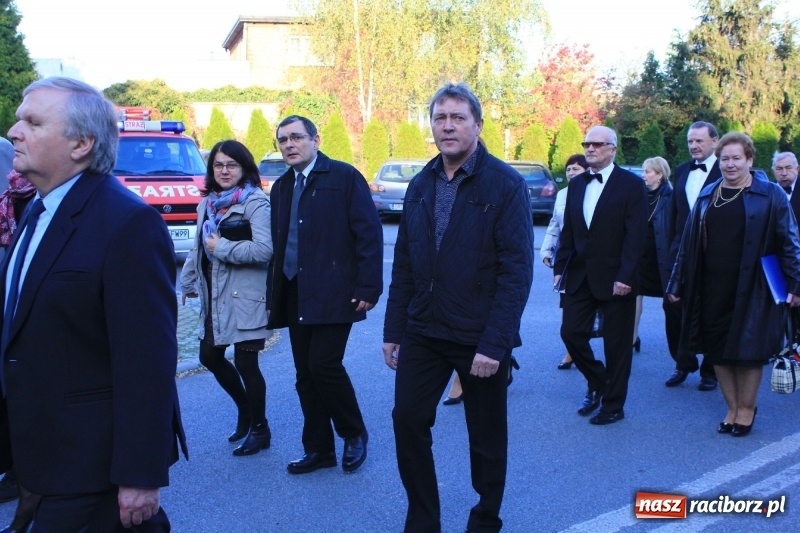 Zdjęcie w galerii na portalu naszraciborz.pl: U sąsiadów. Szkoła w Lubomi świętowała 50-lecie! Były wspomnienia i życzenia wiadomości z regionu