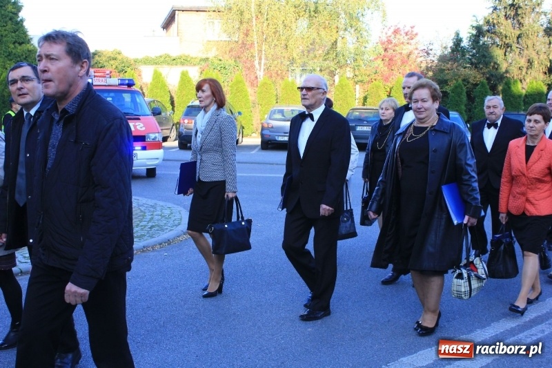 Zdjęcie w galerii na portalu naszraciborz.pl: U sąsiadów. Szkoła w Lubomi świętowała 50-lecie! Były wspomnienia i życzenia wiadomości z regionu