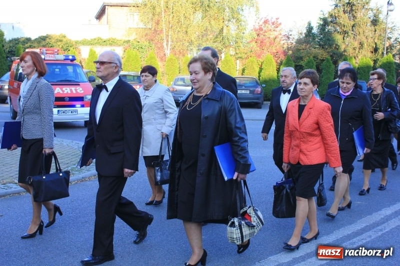 Zdjęcie w galerii na portalu naszraciborz.pl: U sąsiadów. Szkoła w Lubomi świętowała 50-lecie! Były wspomnienia i życzenia wiadomości z regionu