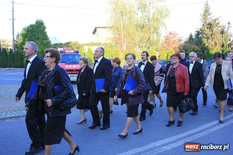 Zdjęcie w galerii na portalu naszraciborz.pl: U sąsiadów. Szkoła w Lubomi świętowała 50-lecie! Były wspomnienia i życzenia wiadomości z regionu