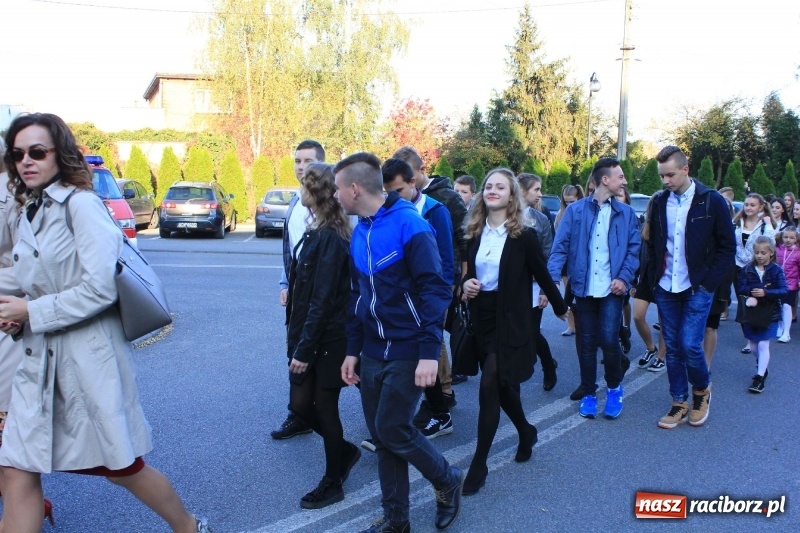 Zdjęcie w galerii na portalu naszraciborz.pl: U sąsiadów. Szkoła w Lubomi świętowała 50-lecie! Były wspomnienia i życzenia wiadomości z regionu