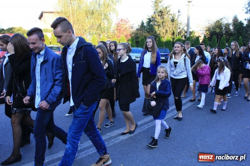 Zdjęcie w galerii na portalu naszraciborz.pl: U sąsiadów. Szkoła w Lubomi świętowała 50-lecie! Były wspomnienia i życzenia wiadomości z regionu