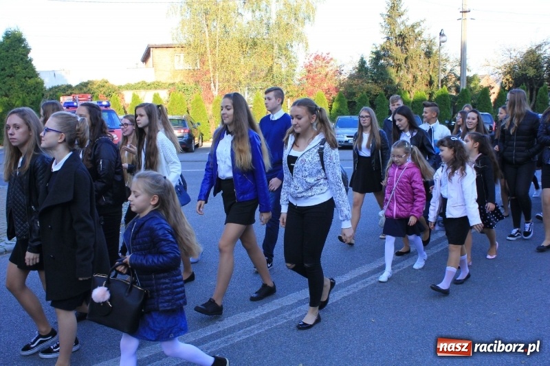 Zdjęcie w galerii na portalu naszraciborz.pl: U sąsiadów. Szkoła w Lubomi świętowała 50-lecie! Były wspomnienia i życzenia wiadomości z regionu