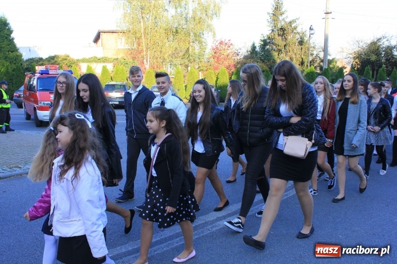 Zdjęcie w galerii na portalu naszraciborz.pl: U sąsiadów. Szkoła w Lubomi świętowała 50-lecie! Były wspomnienia i życzenia wiadomości z regionu