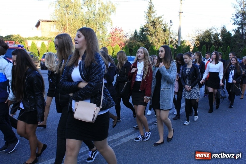 Zdjęcie w galerii na portalu naszraciborz.pl: U sąsiadów. Szkoła w Lubomi świętowała 50-lecie! Były wspomnienia i życzenia wiadomości z regionu