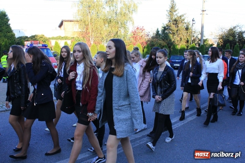 Zdjęcie w galerii na portalu naszraciborz.pl: U sąsiadów. Szkoła w Lubomi świętowała 50-lecie! Były wspomnienia i życzenia wiadomości z regionu