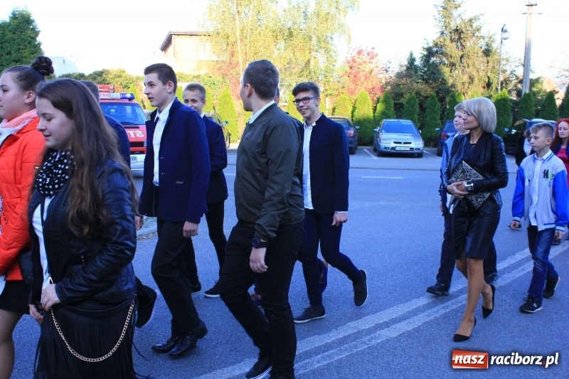 Zdjęcie w galerii na portalu naszraciborz.pl: U sąsiadów. Szkoła w Lubomi świętowała 50-lecie! Były wspomnienia i życzenia wiadomości z regionu