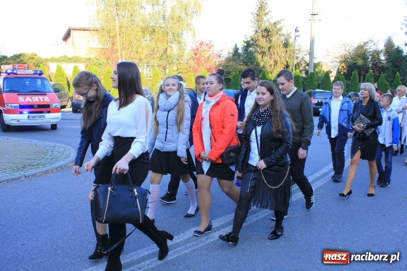 Zdjęcie w galerii na portalu naszraciborz.pl: U sąsiadów. Szkoła w Lubomi świętowała 50-lecie! Były wspomnienia i życzenia wiadomości z regionu