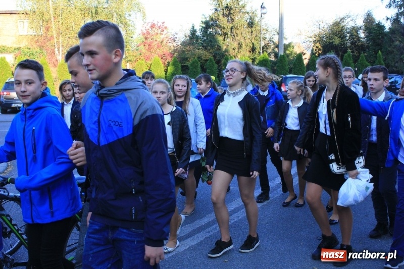 Zdjęcie w galerii na portalu naszraciborz.pl: U sąsiadów. Szkoła w Lubomi świętowała 50-lecie! Były wspomnienia i życzenia wiadomości z regionu