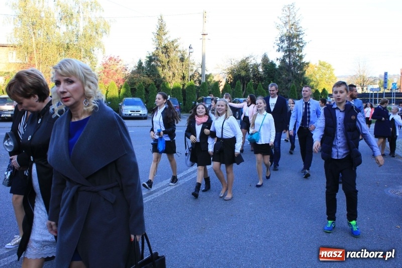 Zdjęcie w galerii na portalu naszraciborz.pl: U sąsiadów. Szkoła w Lubomi świętowała 50-lecie! Były wspomnienia i życzenia wiadomości z regionu