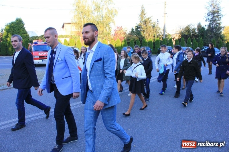 Zdjęcie w galerii na portalu naszraciborz.pl: U sąsiadów. Szkoła w Lubomi świętowała 50-lecie! Były wspomnienia i życzenia wiadomości z regionu