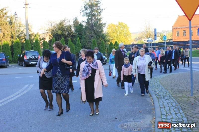 Zdjęcie w galerii na portalu naszraciborz.pl: U sąsiadów. Szkoła w Lubomi świętowała 50-lecie! Były wspomnienia i życzenia wiadomości z regionu