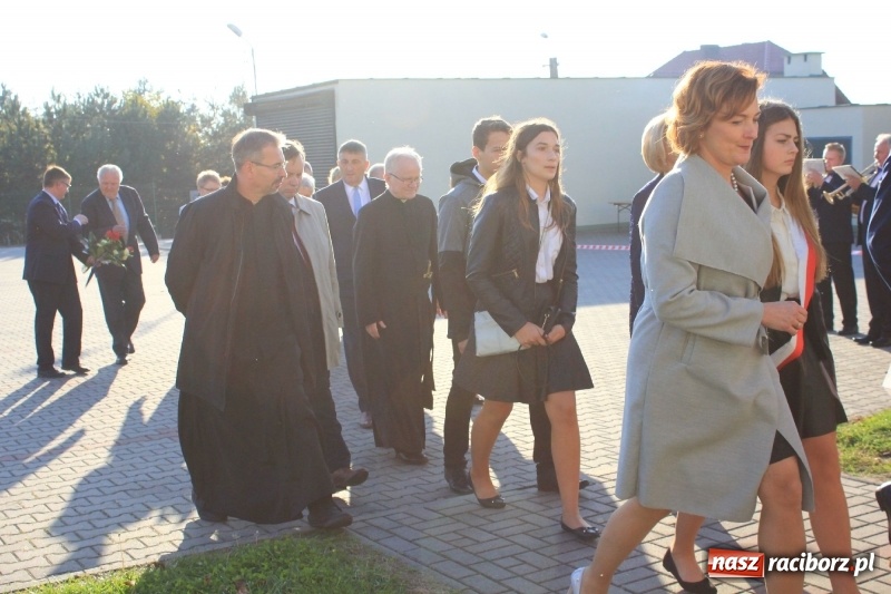 Zdjęcie w galerii na portalu naszraciborz.pl: U sąsiadów. Szkoła w Lubomi świętowała 50-lecie! Były wspomnienia i życzenia wiadomości z regionu