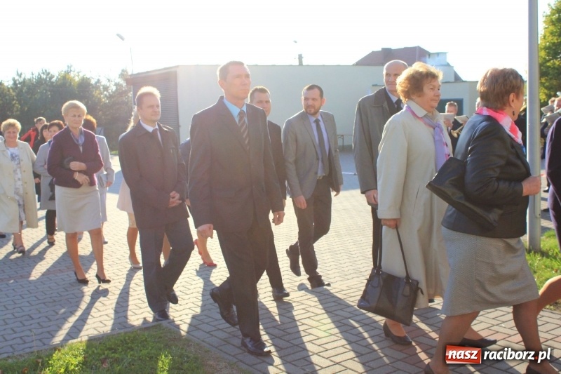 Zdjęcie w galerii na portalu naszraciborz.pl: U sąsiadów. Szkoła w Lubomi świętowała 50-lecie! Były wspomnienia i życzenia wiadomości z regionu