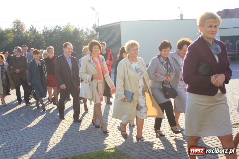 Zdjęcie w galerii na portalu naszraciborz.pl: U sąsiadów. Szkoła w Lubomi świętowała 50-lecie! Były wspomnienia i życzenia wiadomości z regionu