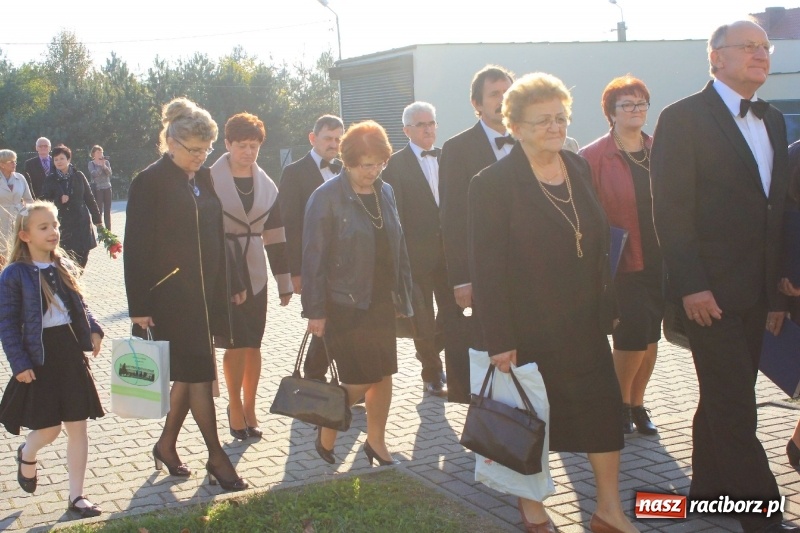 Zdjęcie w galerii na portalu naszraciborz.pl: U sąsiadów. Szkoła w Lubomi świętowała 50-lecie! Były wspomnienia i życzenia wiadomości z regionu