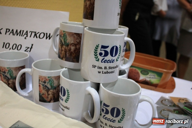 Zdjęcie w galerii na portalu naszraciborz.pl: U sąsiadów. Szkoła w Lubomi świętowała 50-lecie! Były wspomnienia i życzenia wiadomości z regionu