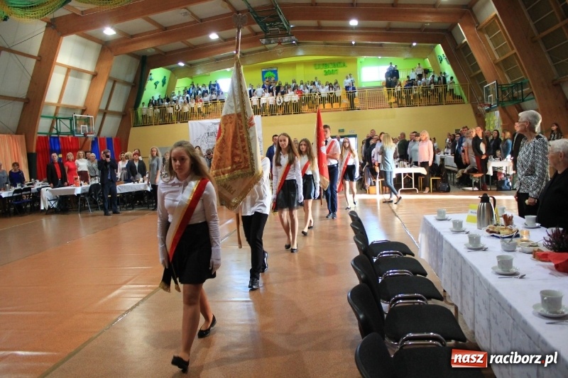 Zdjęcie w galerii na portalu naszraciborz.pl: U sąsiadów. Szkoła w Lubomi świętowała 50-lecie! Były wspomnienia i życzenia wiadomości z regionu