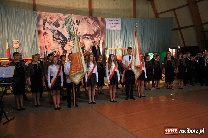 Zdjęcie w galerii na portalu naszraciborz.pl: U sąsiadów. Szkoła w Lubomi świętowała 50-lecie! Były wspomnienia i życzenia wiadomości z regionu