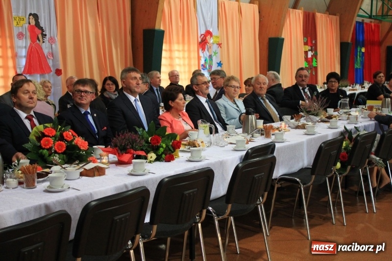 Zdjęcie w galerii na portalu naszraciborz.pl: U sąsiadów. Szkoła w Lubomi świętowała 50-lecie! Były wspomnienia i życzenia wiadomości z regionu