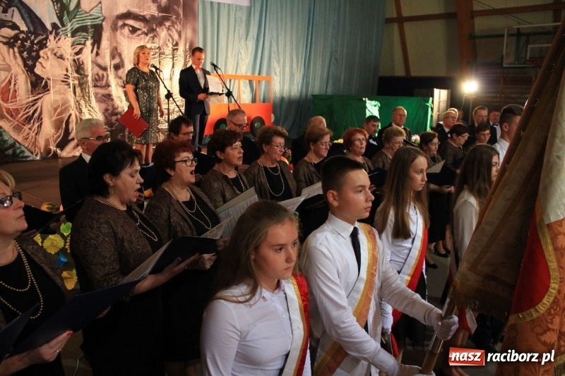 Zdjęcie w galerii na portalu naszraciborz.pl: U sąsiadów. Szkoła w Lubomi świętowała 50-lecie! Były wspomnienia i życzenia wiadomości z regionu