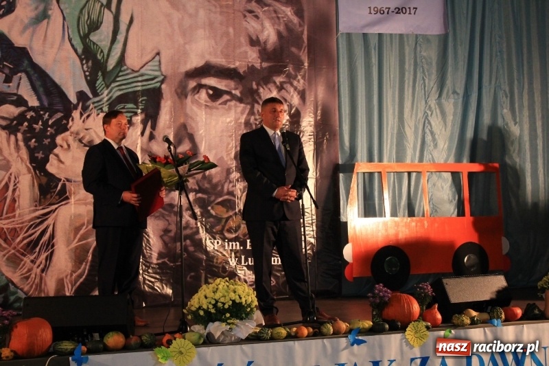 Zdjęcie w galerii na portalu naszraciborz.pl: U sąsiadów. Szkoła w Lubomi świętowała 50-lecie! Były wspomnienia i życzenia wiadomości z regionu