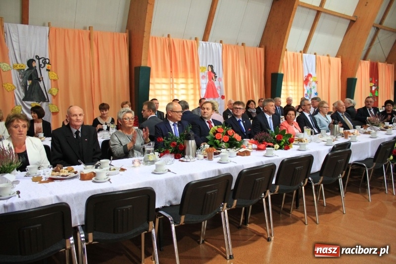 Zdjęcie w galerii na portalu naszraciborz.pl: U sąsiadów. Szkoła w Lubomi świętowała 50-lecie! Były wspomnienia i życzenia wiadomości z regionu