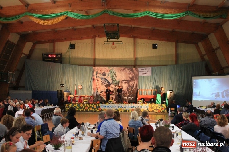 Zdjęcie w galerii na portalu naszraciborz.pl: U sąsiadów. Szkoła w Lubomi świętowała 50-lecie! Były wspomnienia i życzenia wiadomości z regionu