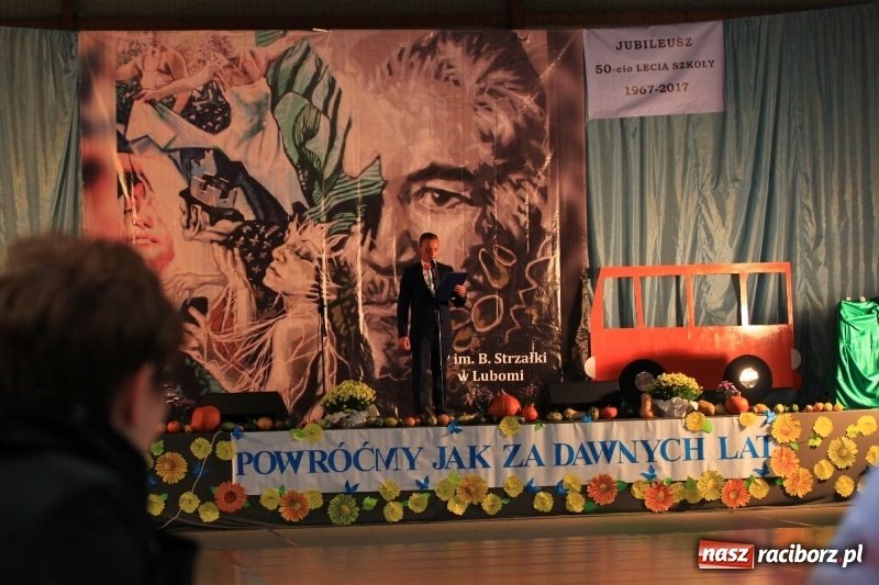 Zdjęcie w galerii na portalu naszraciborz.pl: U sąsiadów. Szkoła w Lubomi świętowała 50-lecie! Były wspomnienia i życzenia wiadomości z regionu