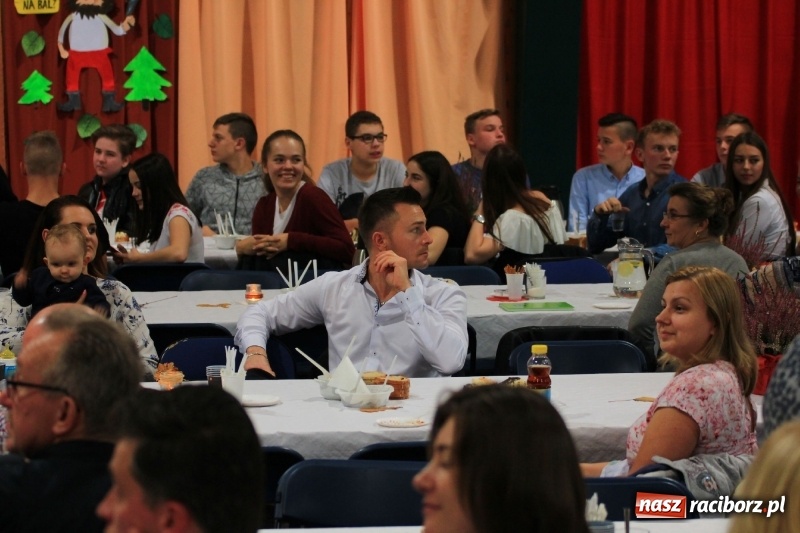 Zdjęcie w galerii na portalu naszraciborz.pl: U sąsiadów. Szkoła w Lubomi świętowała 50-lecie! Były wspomnienia i życzenia wiadomości z regionu