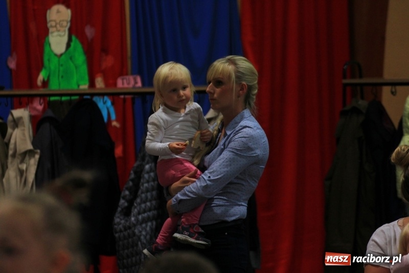 Zdjęcie w galerii na portalu naszraciborz.pl: U sąsiadów. Szkoła w Lubomi świętowała 50-lecie! Były wspomnienia i życzenia wiadomości z regionu